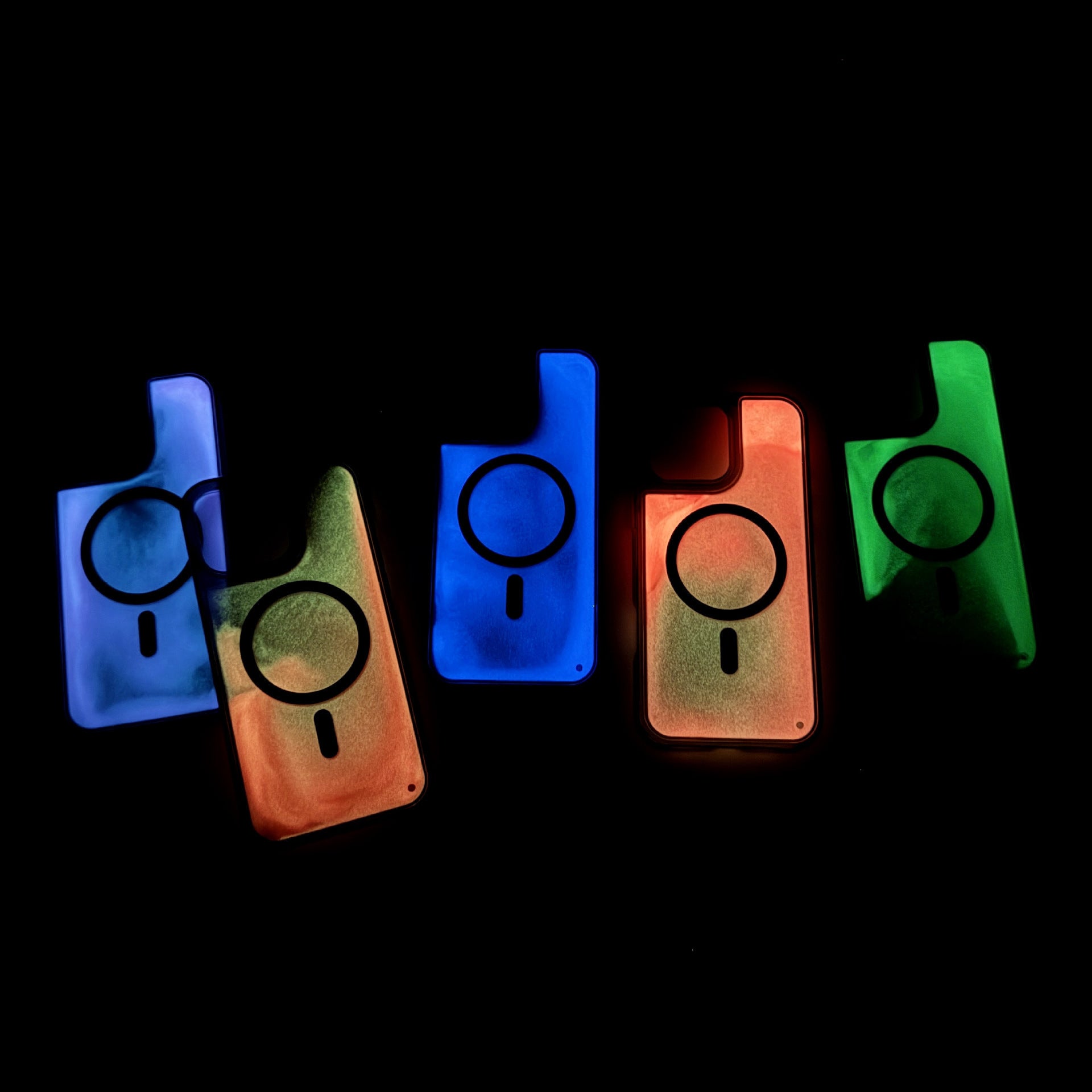 Luminous Quicksand Glow-In-The-Dark | MagSafe® tough case for iPhone® 17