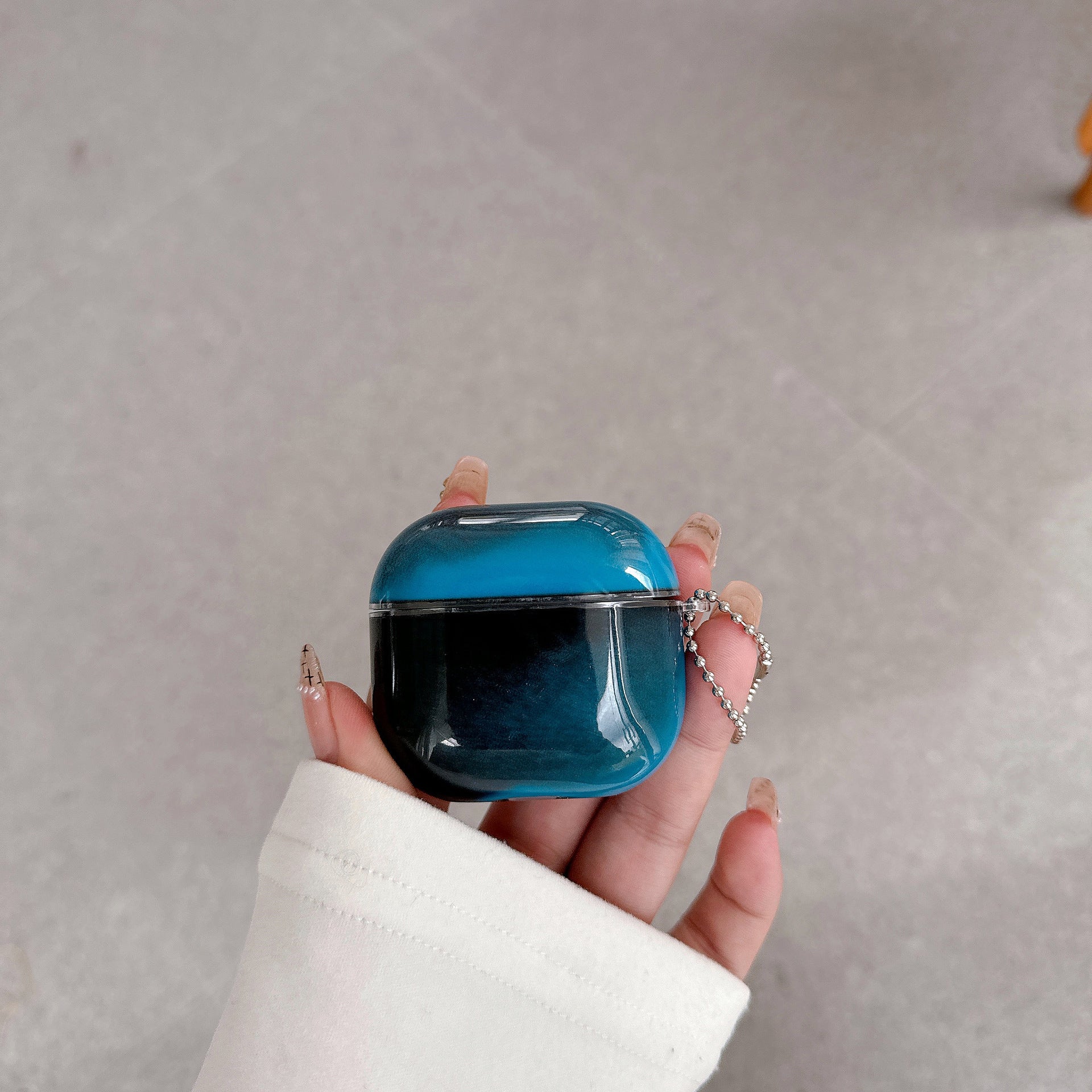 Glow-in-the-dark | tough case for AirPods® Stylish Tech Protection