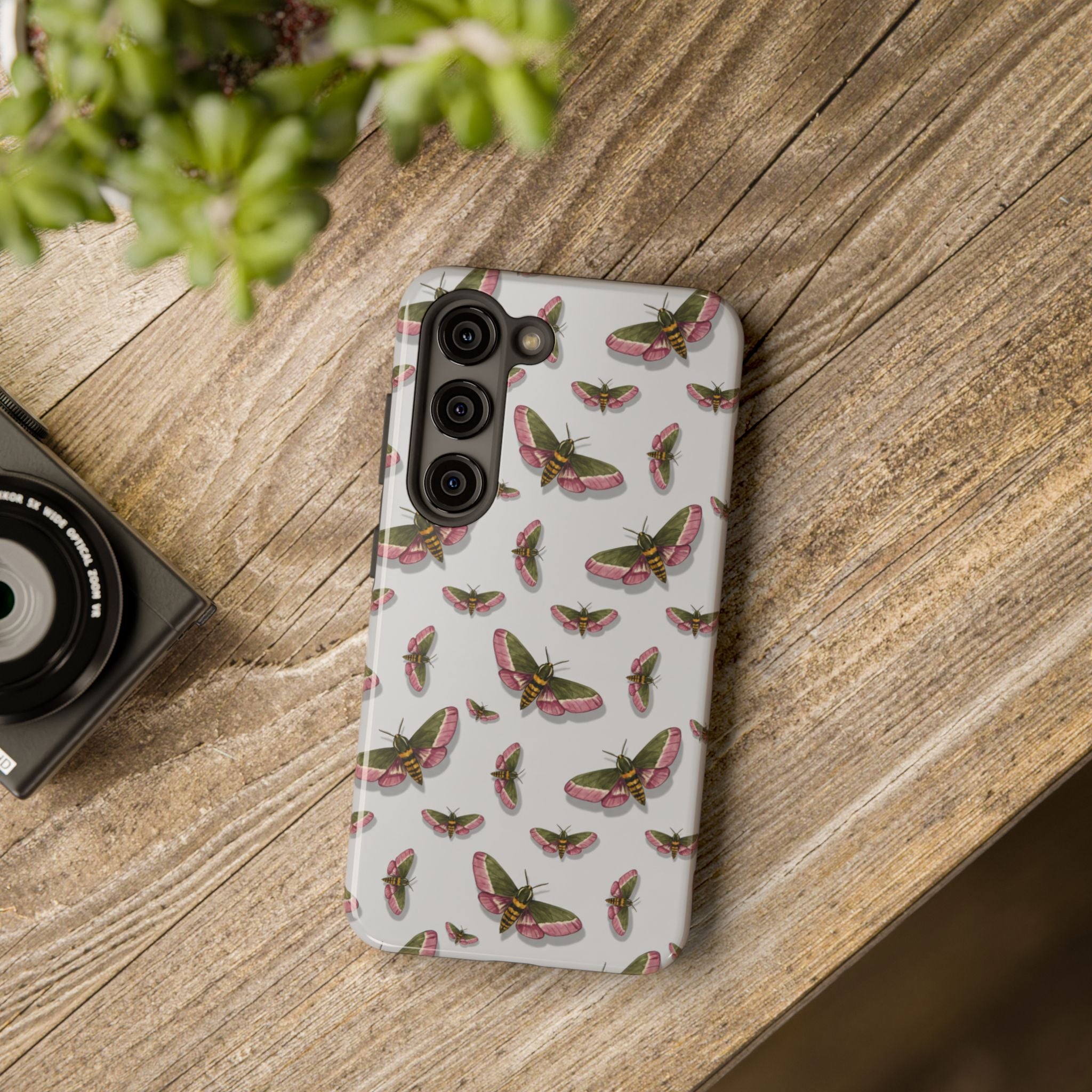 Hawk Moth | MagSafe® tough case for iPhone®